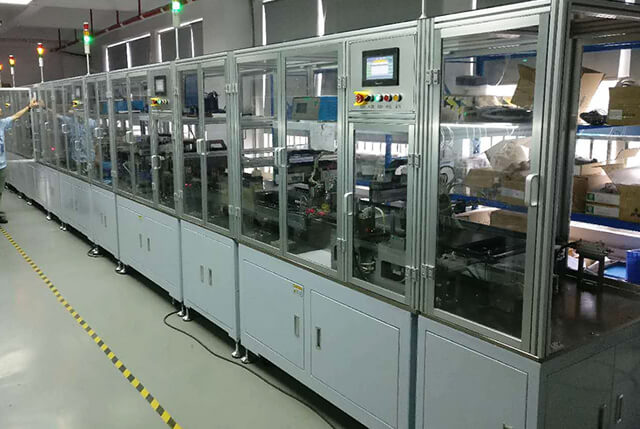 汽車?yán)茸詣踊M裝線