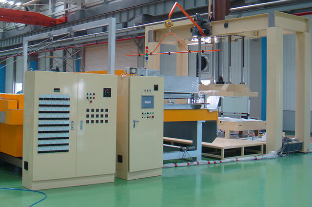 汽車地毯熱壓成型設(shè)備