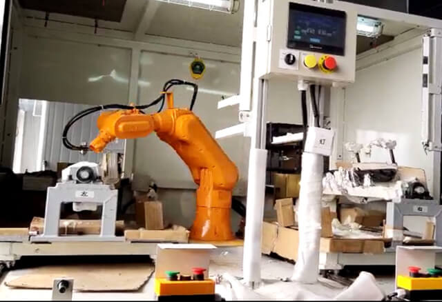 汽車內(nèi)飾件噴膠機