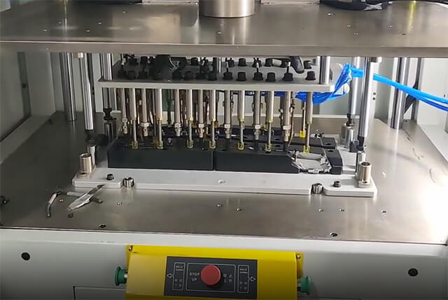 汽車鍍鉻裝飾亮條熱鉚焊接機