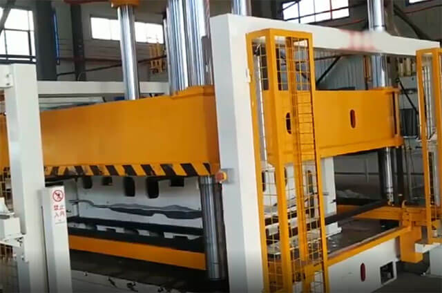 汽車內(nèi)飾件成型液壓機(jī)