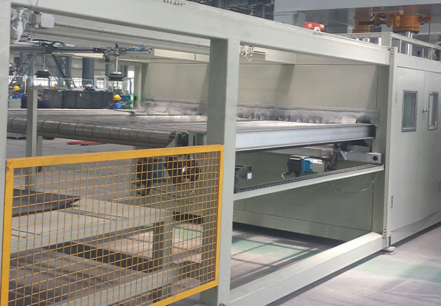 非標定制汽車內飾件加熱爐