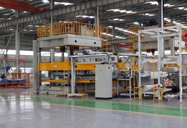 汽車地毯加熱成型設(shè)備