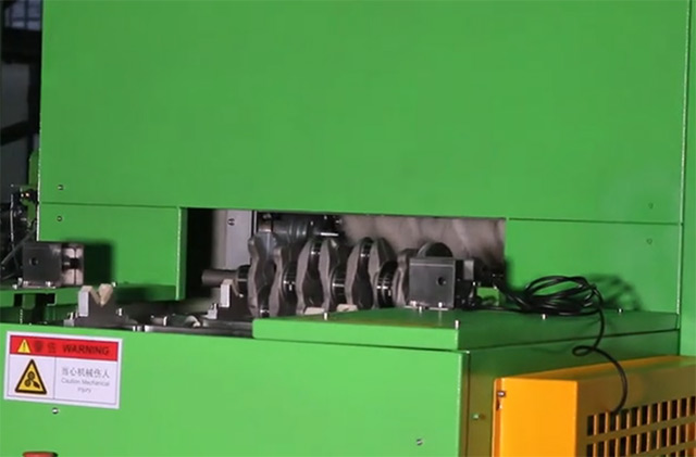 全自動(dòng)汽車(chē)曲軸超聲波清洗機(jī)