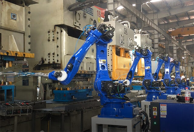 五金沖床上下料機(jī)器人