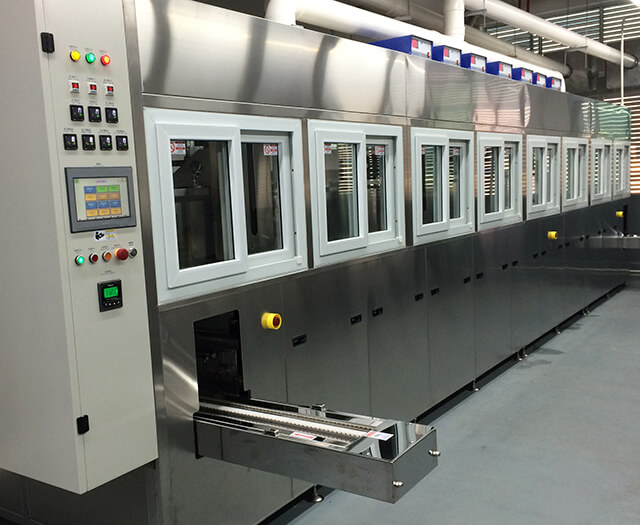 汽車曲軸噴淋除油清洗機