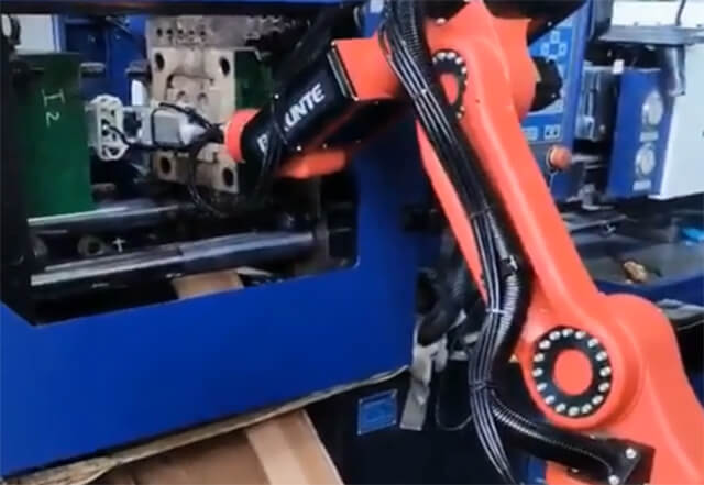 注塑機上下料機械手