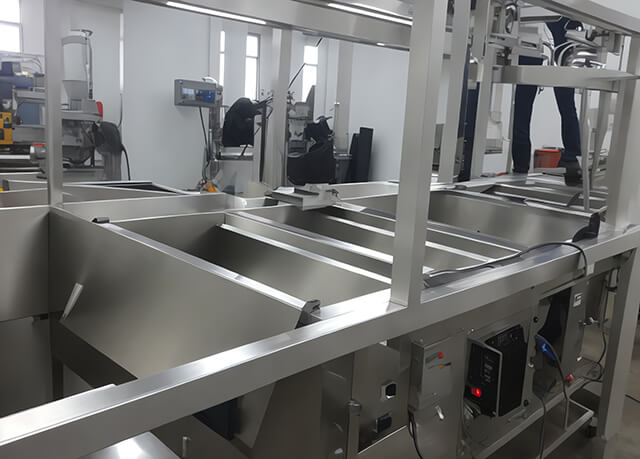 搖臂軸旋轉(zhuǎn)超聲波清洗機(jī)